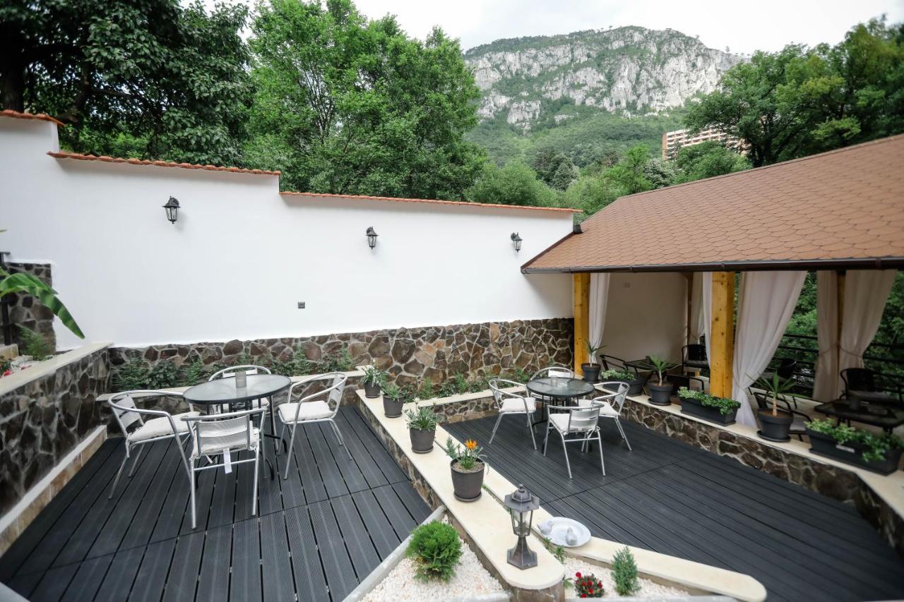 Casa Marica Hotel Baile Herculane Exterior photo